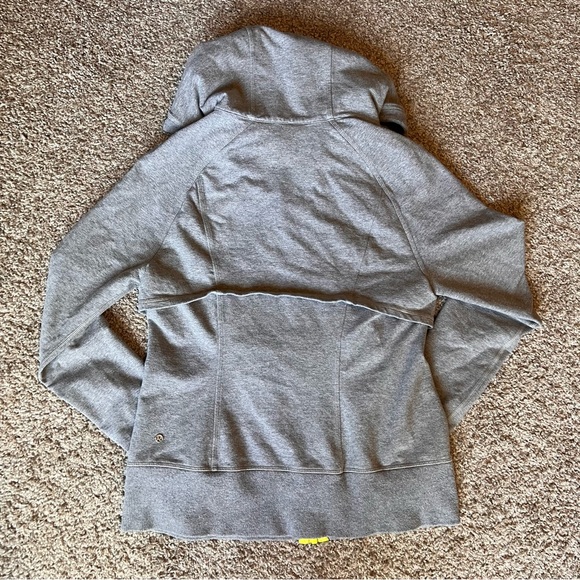Lululemon Jacket - Picture 5 of 6